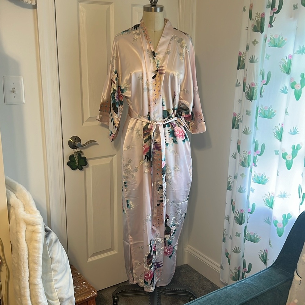 New with tags Kim + Ono Pink Peacock Kimono